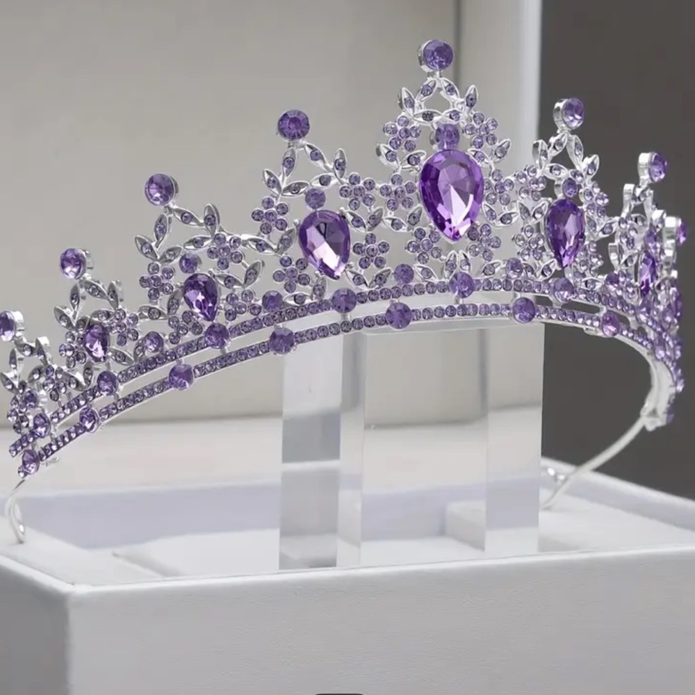 Elegant Purple Rhinestone Tiara - Picture 2 of 4